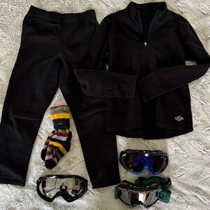 Hot Chillys Ski Base Layer & 3 goggles Kids age 4-6